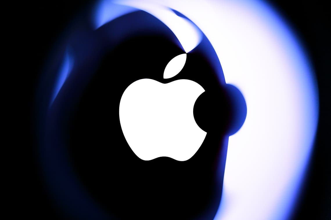 Apple and Amazon Miss Analysts&#8217; Estimates, Crypto Tanks