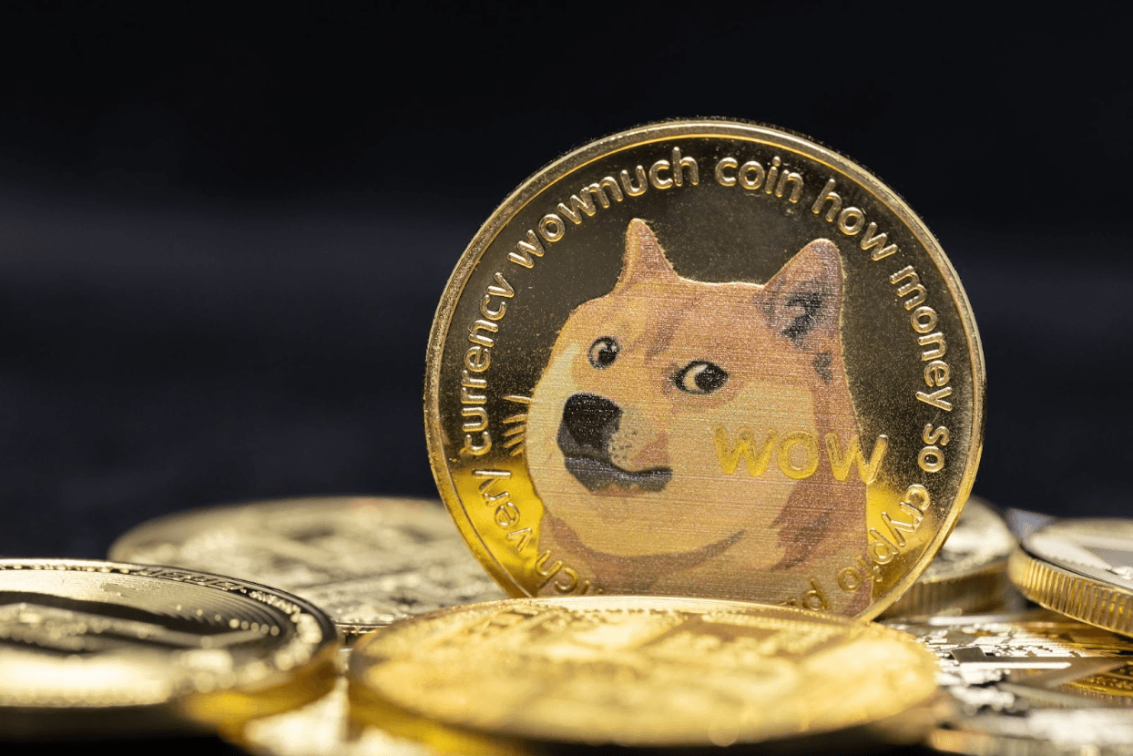 DOGE, SOL &amp; BTC Approach Reversal Levels as GFOX Nears $3 Million