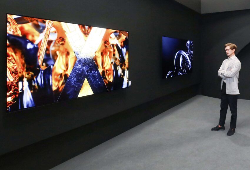 lg and samsung now have a TV that displays NFTs