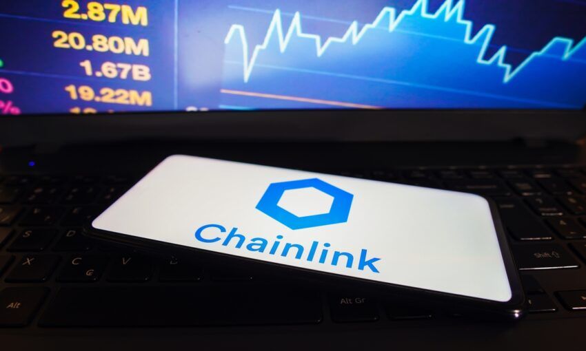 Chainlink Whales Accumulate as Stacks and NuggetRush Gain Momentum 