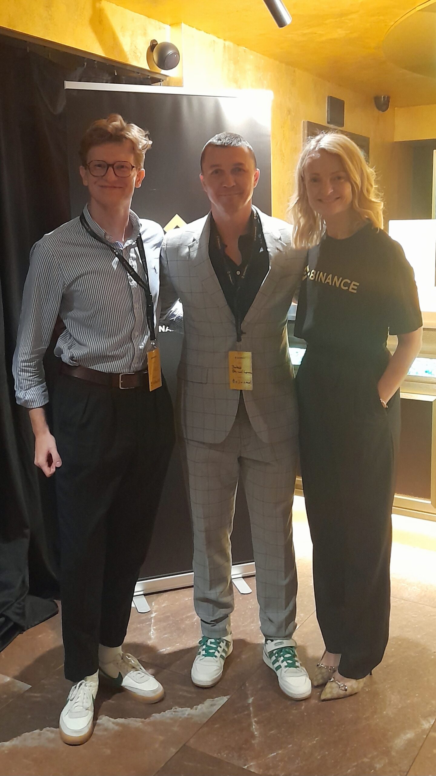 Lukasz Pierwienis (Binance), Jakub Dziadkowiec e Rachel Conlan (Binance)